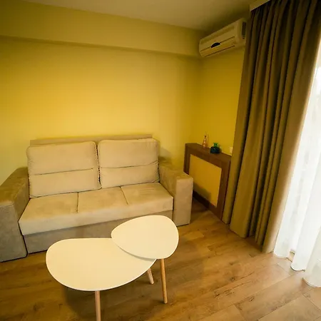 Apartament Season